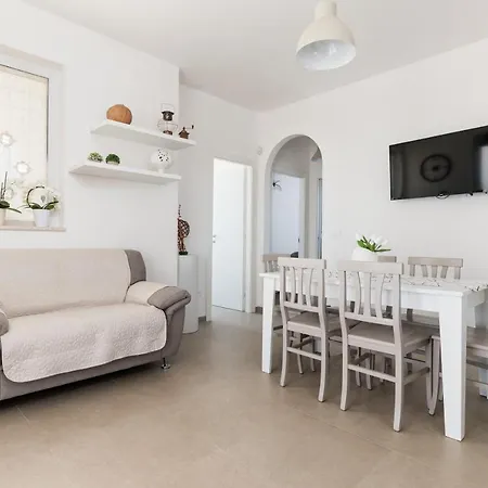 Holiday home Montallegro *